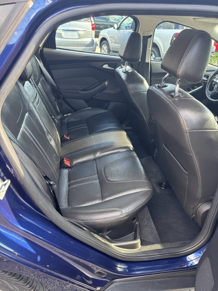 Used 2012 Ford Focus Titanium FWD image 18