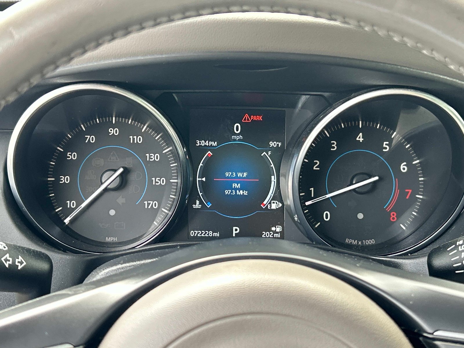 Used 2017 Jaguar XE Premium RWD image 25