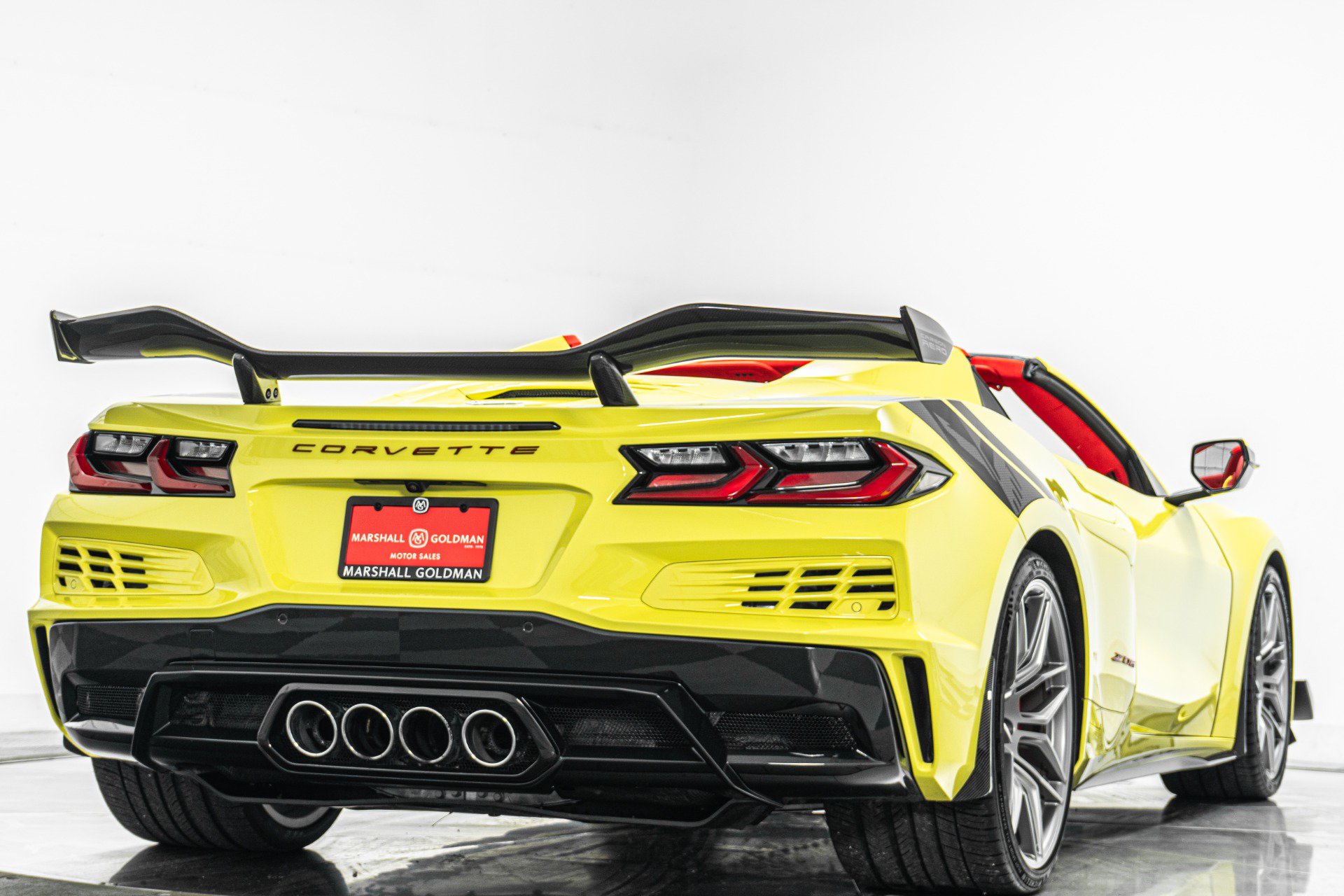 Used 2024 Chevrolet Corvette Z06 w/ Z07 Performance Package RWD image 9