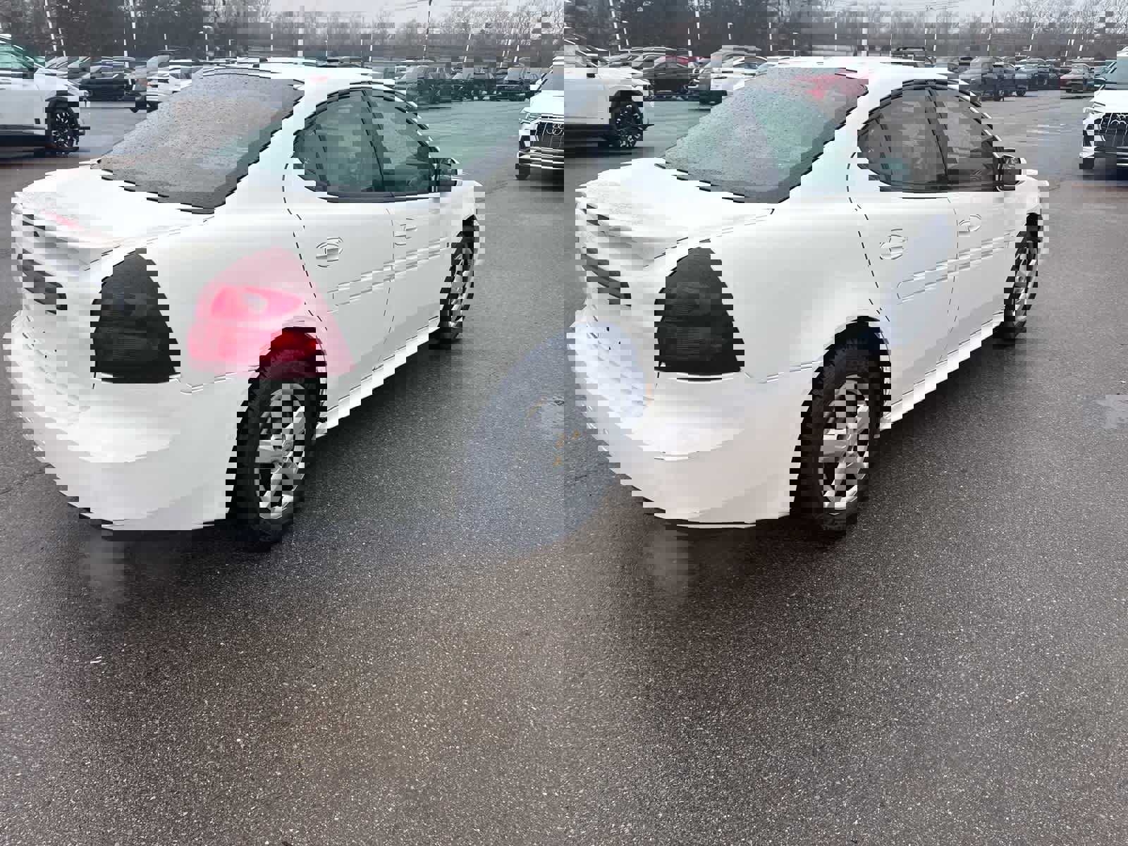 Used 2008 Pontiac Grand Prix w/ Premium Package image 16