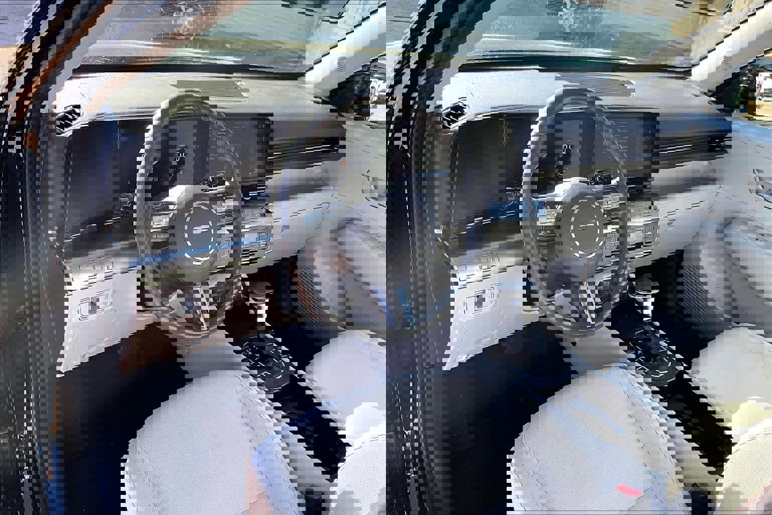 Used 2025 Hyundai Kona SEL image 16