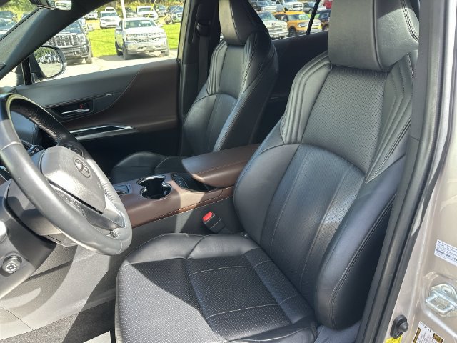 Used 2021 Toyota Venza XLE w/ Softex Package AWD/4WD image 22