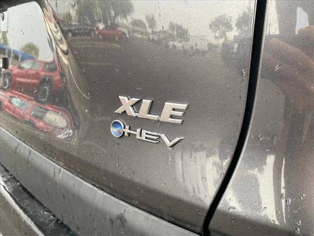 Used 2025 Toyota RAV4 XLE AWD/4WD image 18