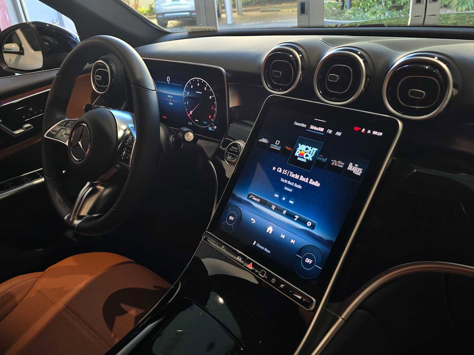 Used 2026 Mercedes-Benz GLC 300 image 9