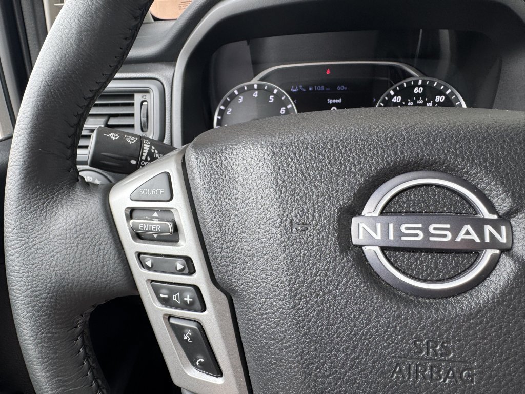 Used 2024 Nissan Titan SV w/ SV Convenience Package RWD image 31