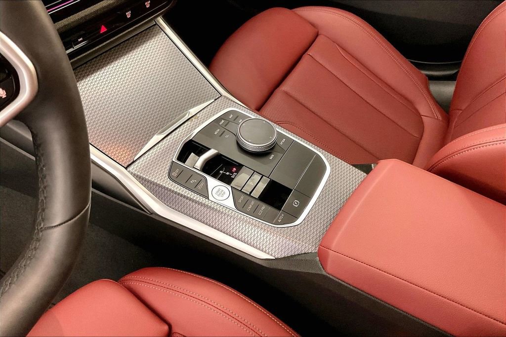 Used 2025 BMW 330i xDrive Sedan w/ M Sport Package image 19