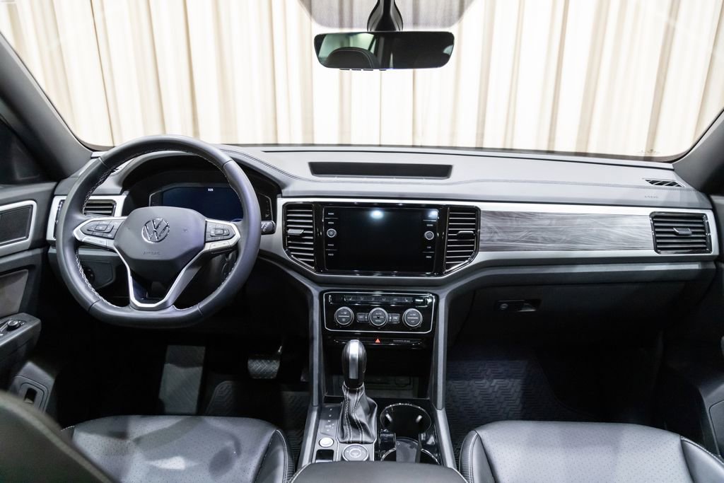 Used 2023 Volkswagen Atlas Cross Sport SE w/ Panoramic Sunroof Package image 14