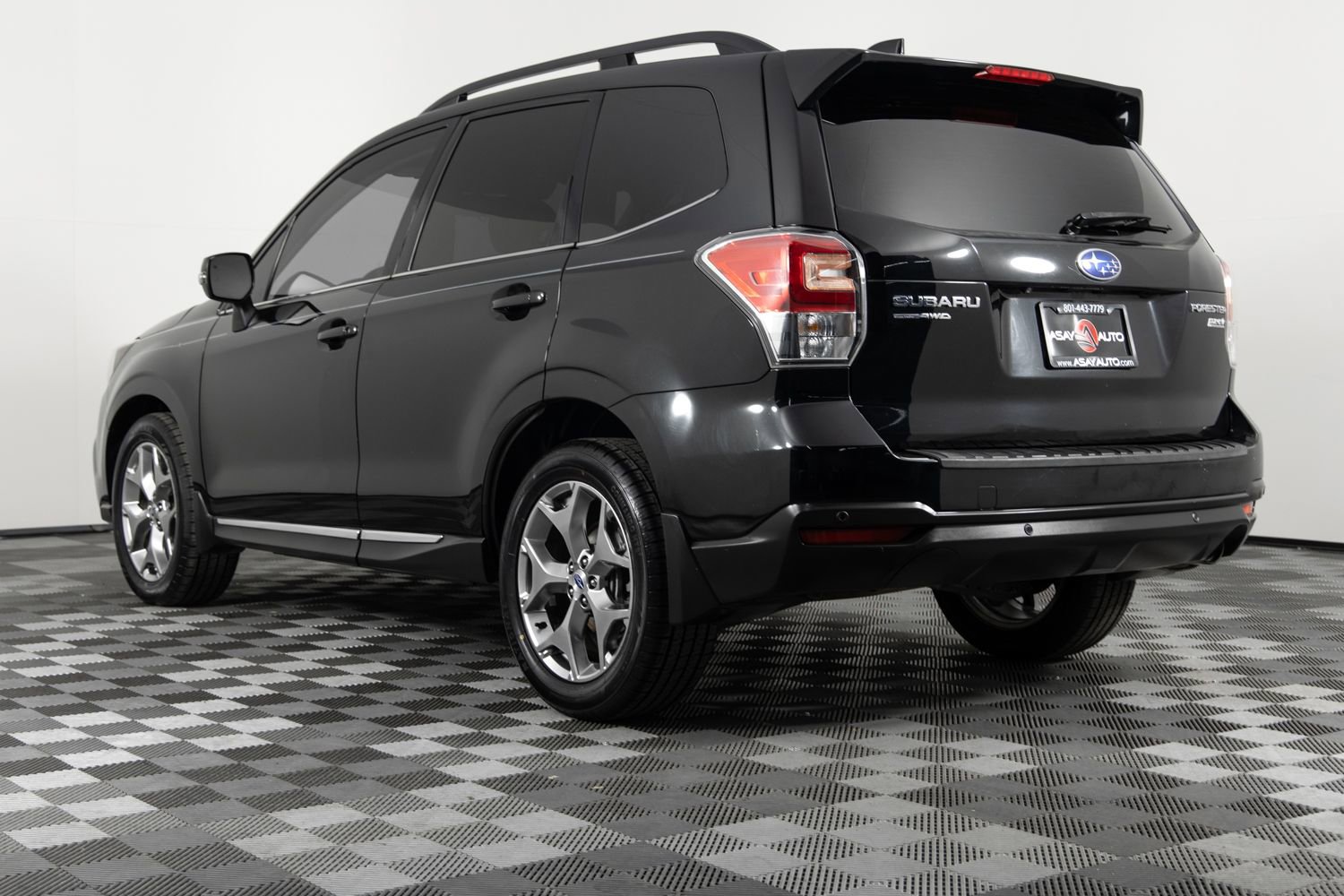 Used 2017 Subaru Forester 2.5i Touring image 4