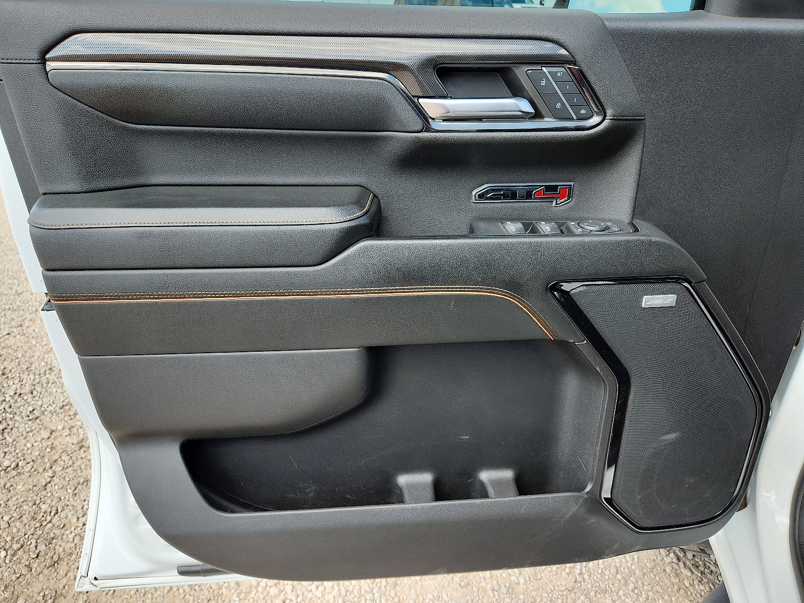 Used 2024 GMC Sierra 1500 AT4 w/ Technology Package image 12