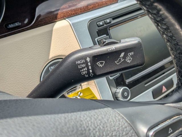 Used 2012 Volkswagen CC Lux FWD image 25