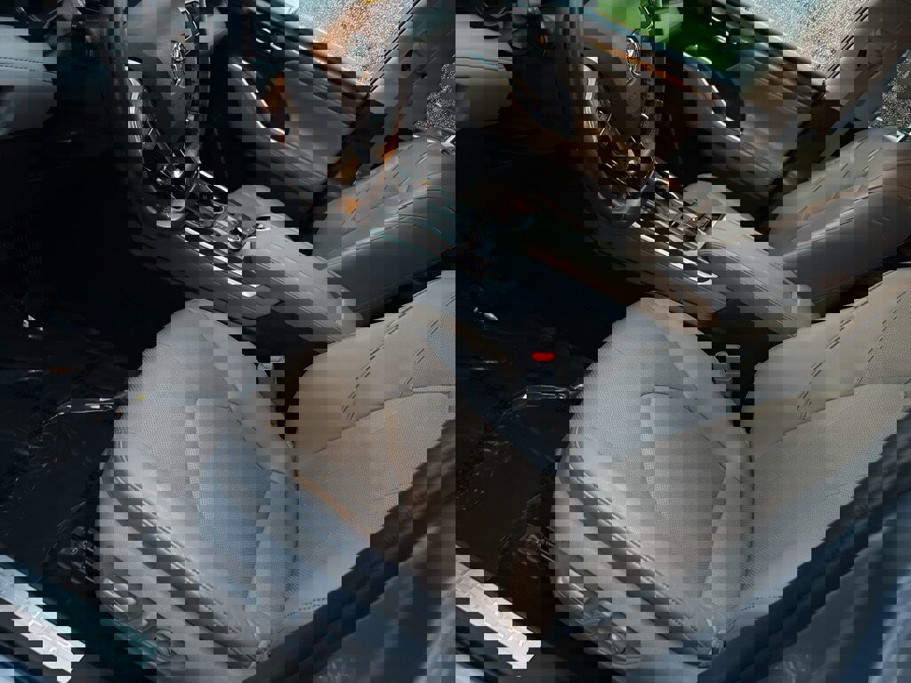 Used 2021 Toyota Highlander Limited image 10