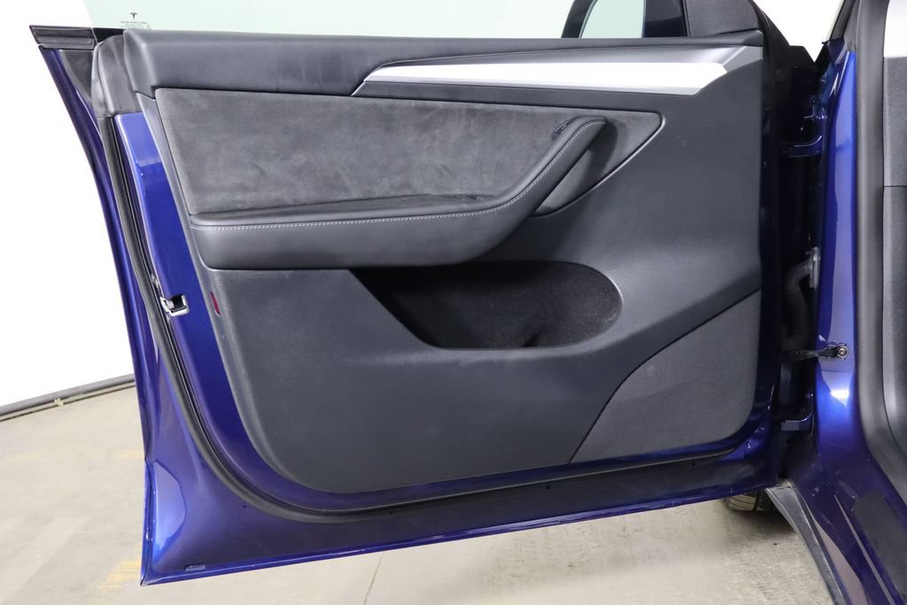 Used 2023 Tesla Model Y Performance AWD/4WD image 18