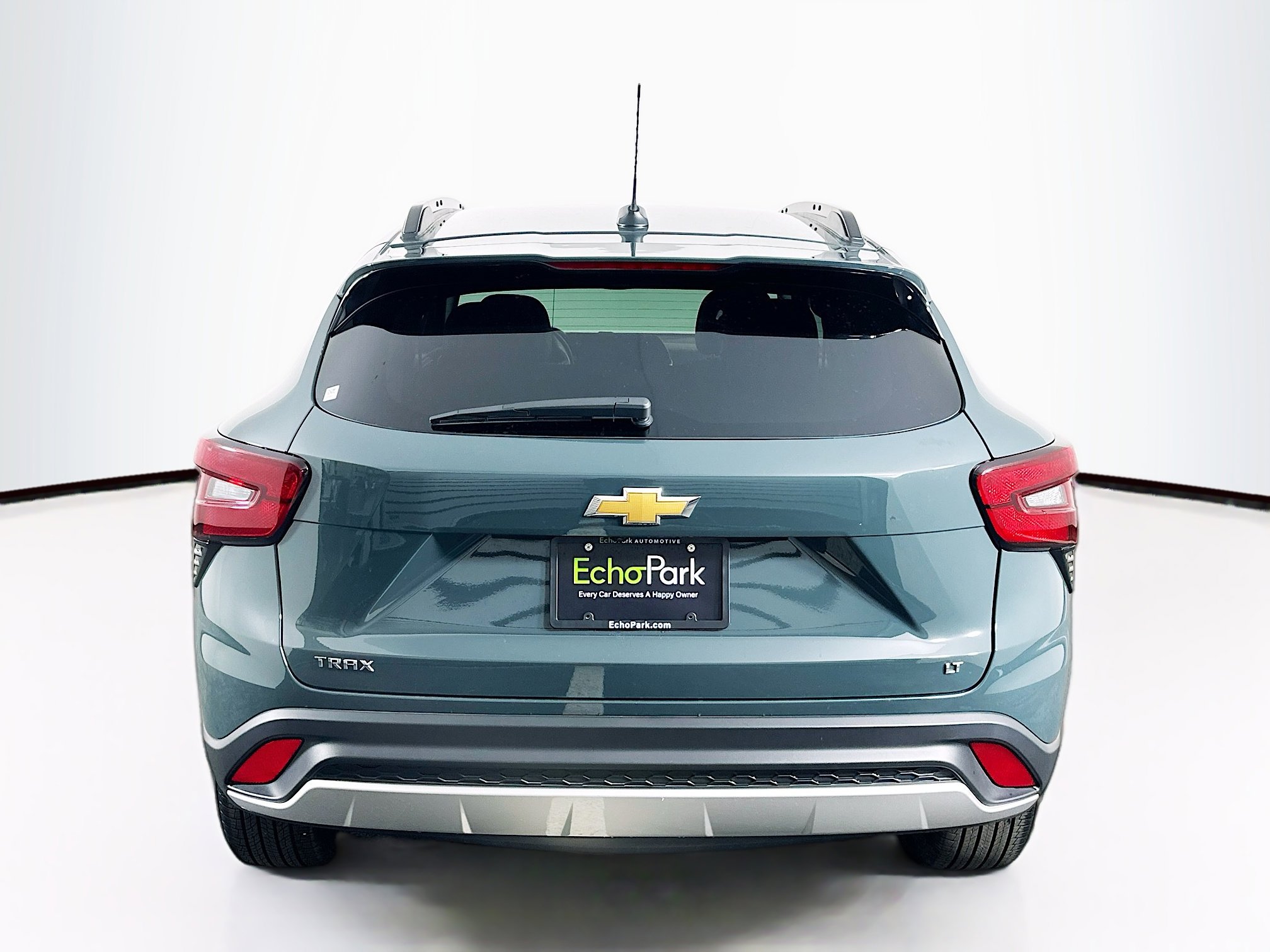 Used 2025 Chevrolet Trax LT w/ LT Convenience Package image 7