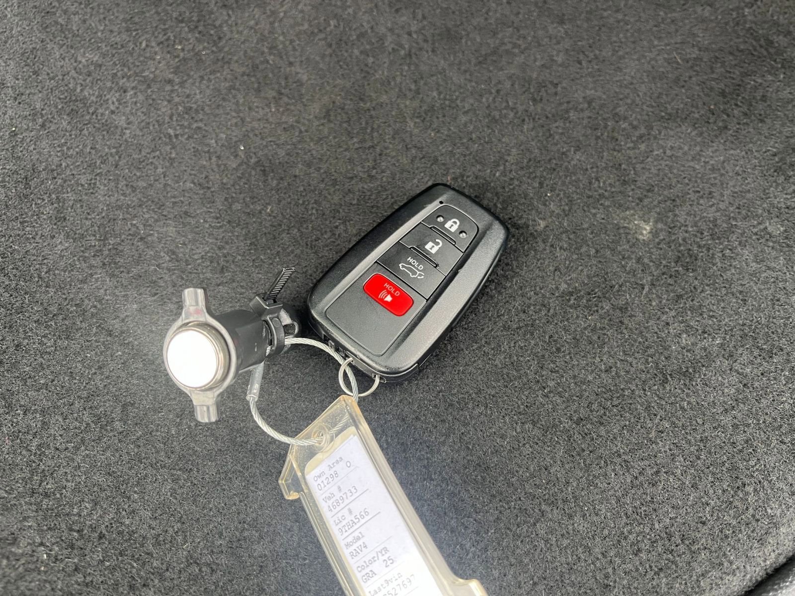 Used 2025 Toyota RAV4 XLE w/ Convenience Package image 21