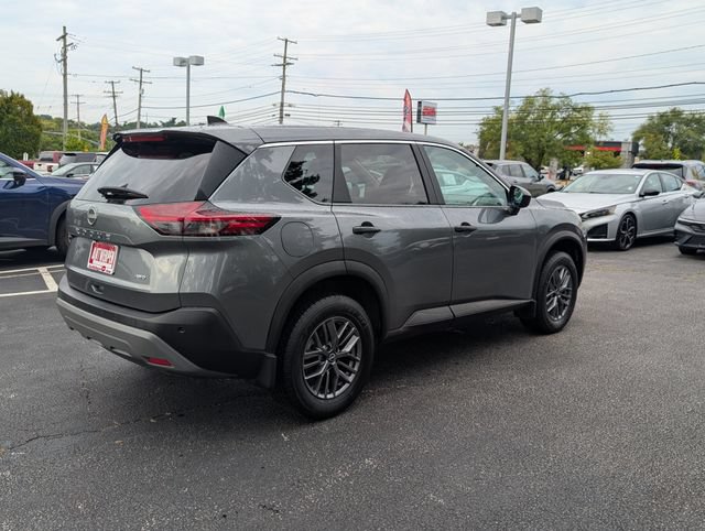 Used 2023 Nissan Rogue S AWD/4WD image 3