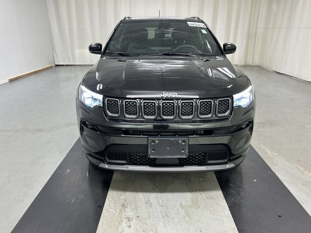 Certified 2023 Jeep Compass High Altitude AWD/4WD image 3