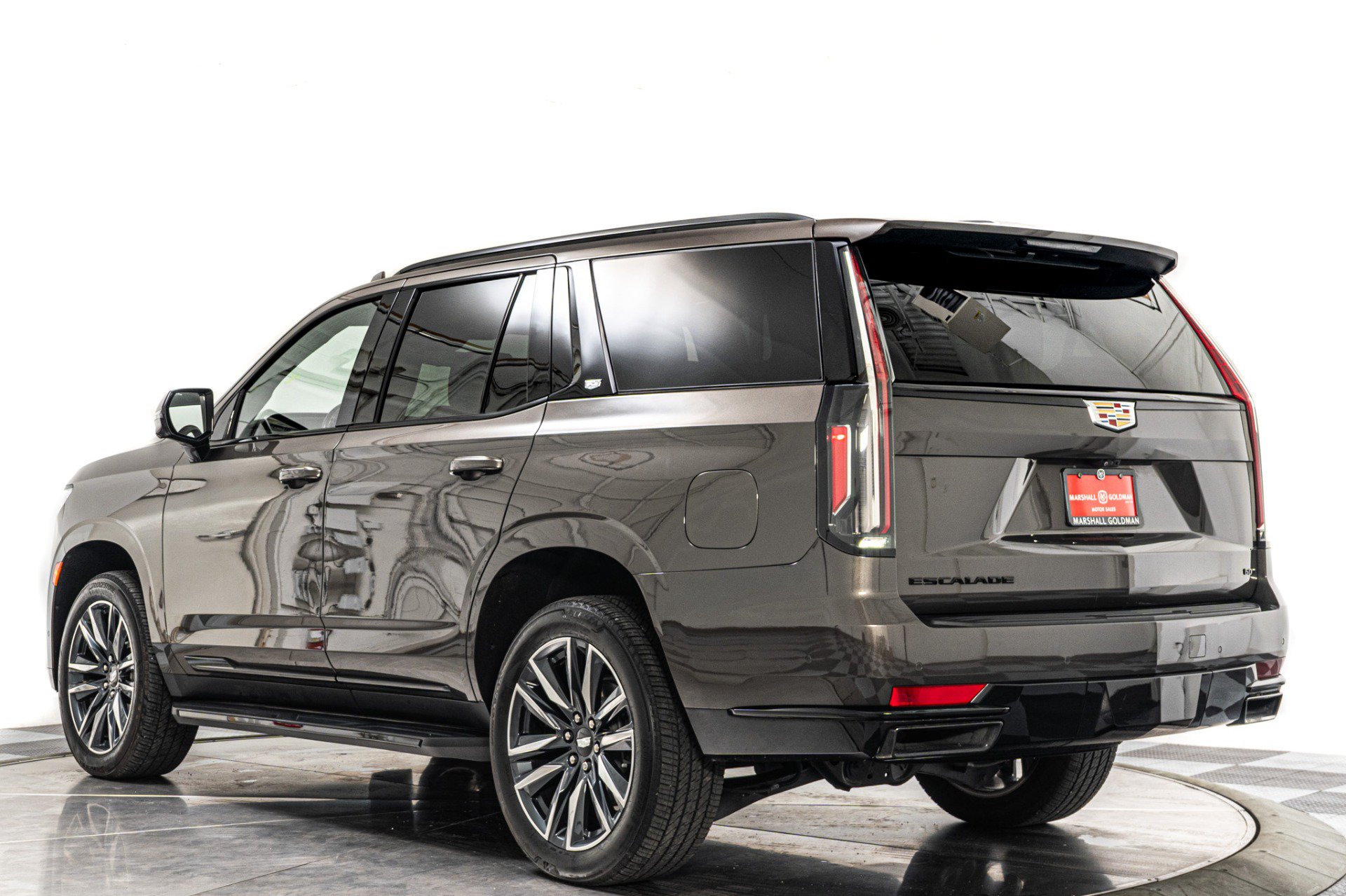 Used 2021 Cadillac Escalade Sport Platinum w/ Heavy-Duty Trailer Package AWD/4WD image 31