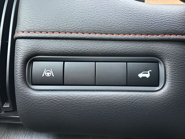 New 2026 Nissan Armada PRO-4X w/ Captain's Chari Seat Package AWD/4WD image 36