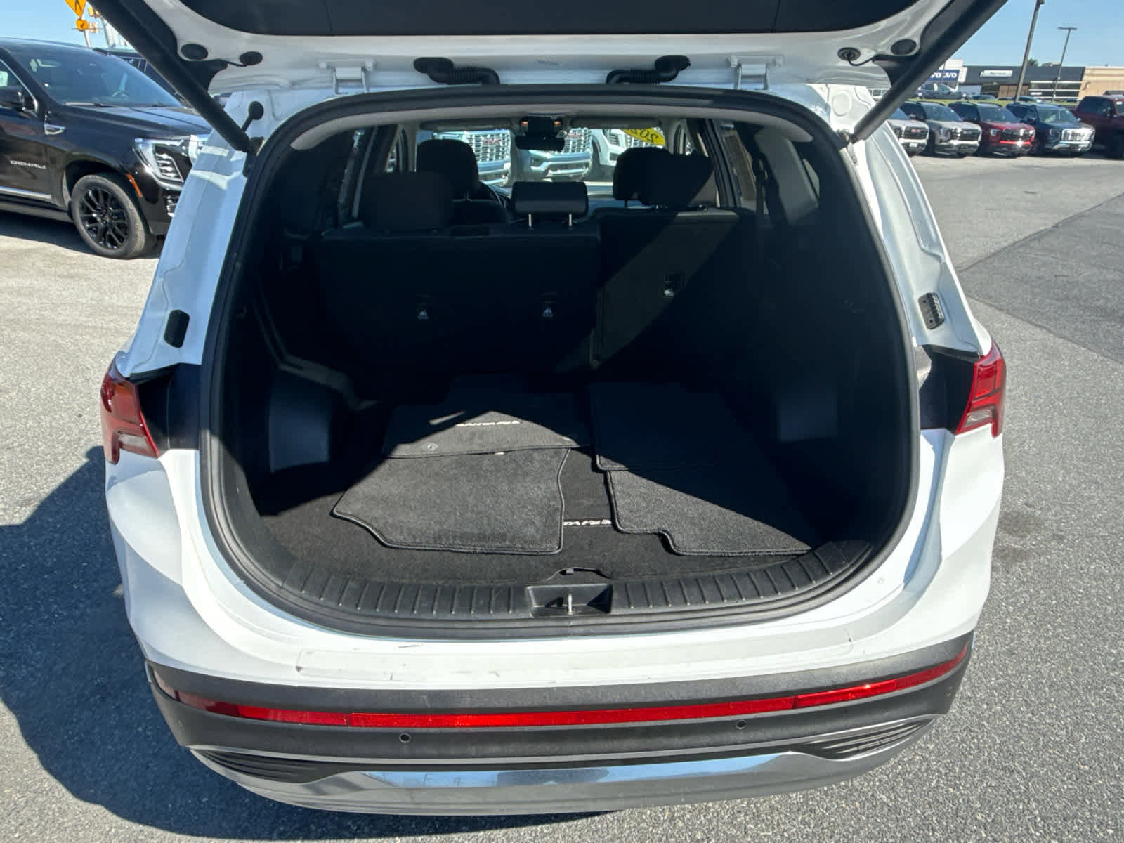 Used 2022 Hyundai Santa Fe SEL Convenience w/ Cargo Package AWD/4WD image 25