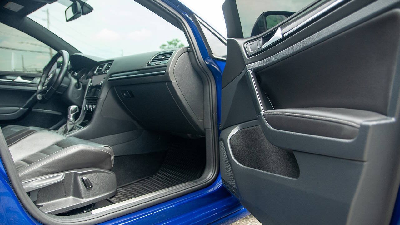 Used 2015 Volkswagen Golf R 4-Door AWD/4WD image 22