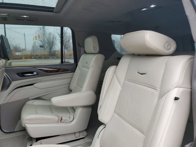 Used 2022 Cadillac Escalade ESV Sport Platinum w/ Heavy-Duty Trailer Package image 28