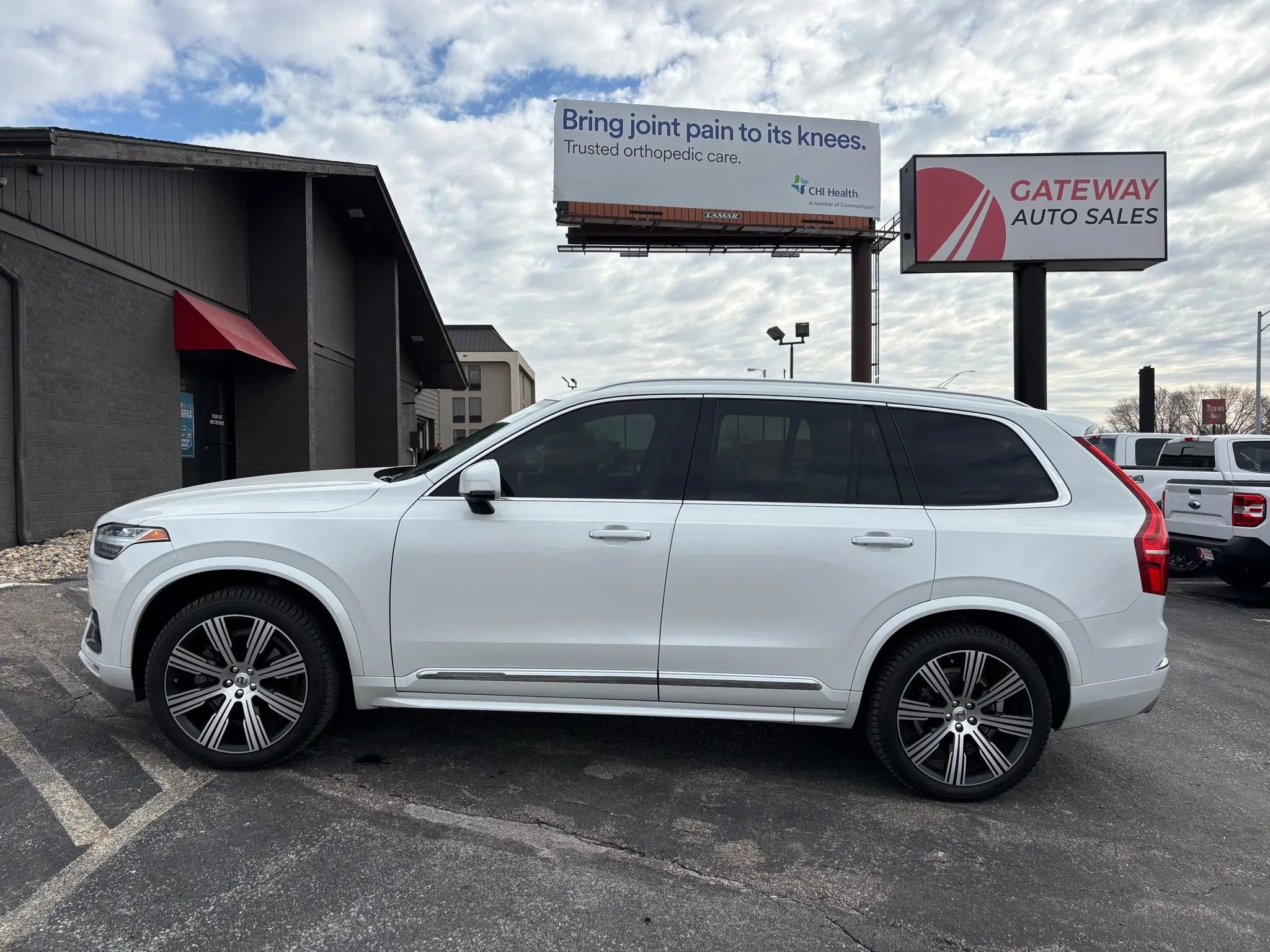 Used 2020 Volvo XC90 T6 Inscription image 2