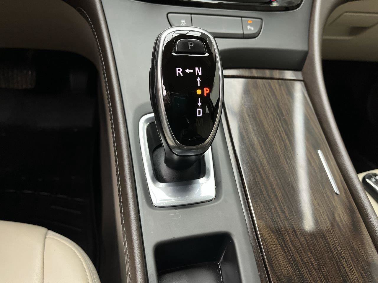 Used 2017 Buick LaCrosse Essence FWD image 23