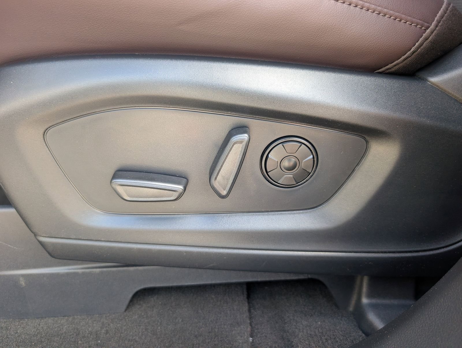 New 2026 Ford Explorer Platinum RWD image 16
