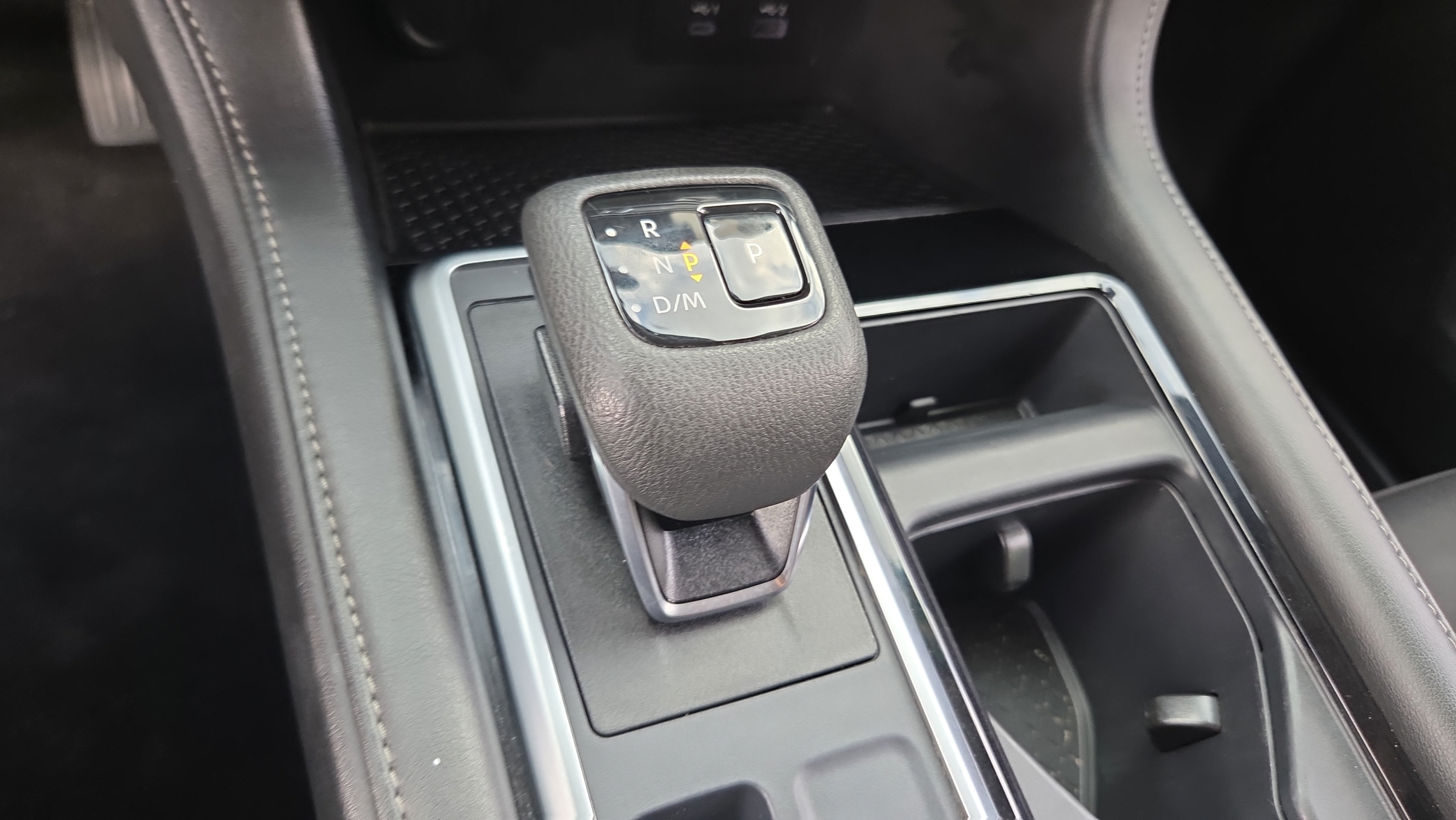 Used 2024 Nissan Pathfinder SV AWD/4WD image 24