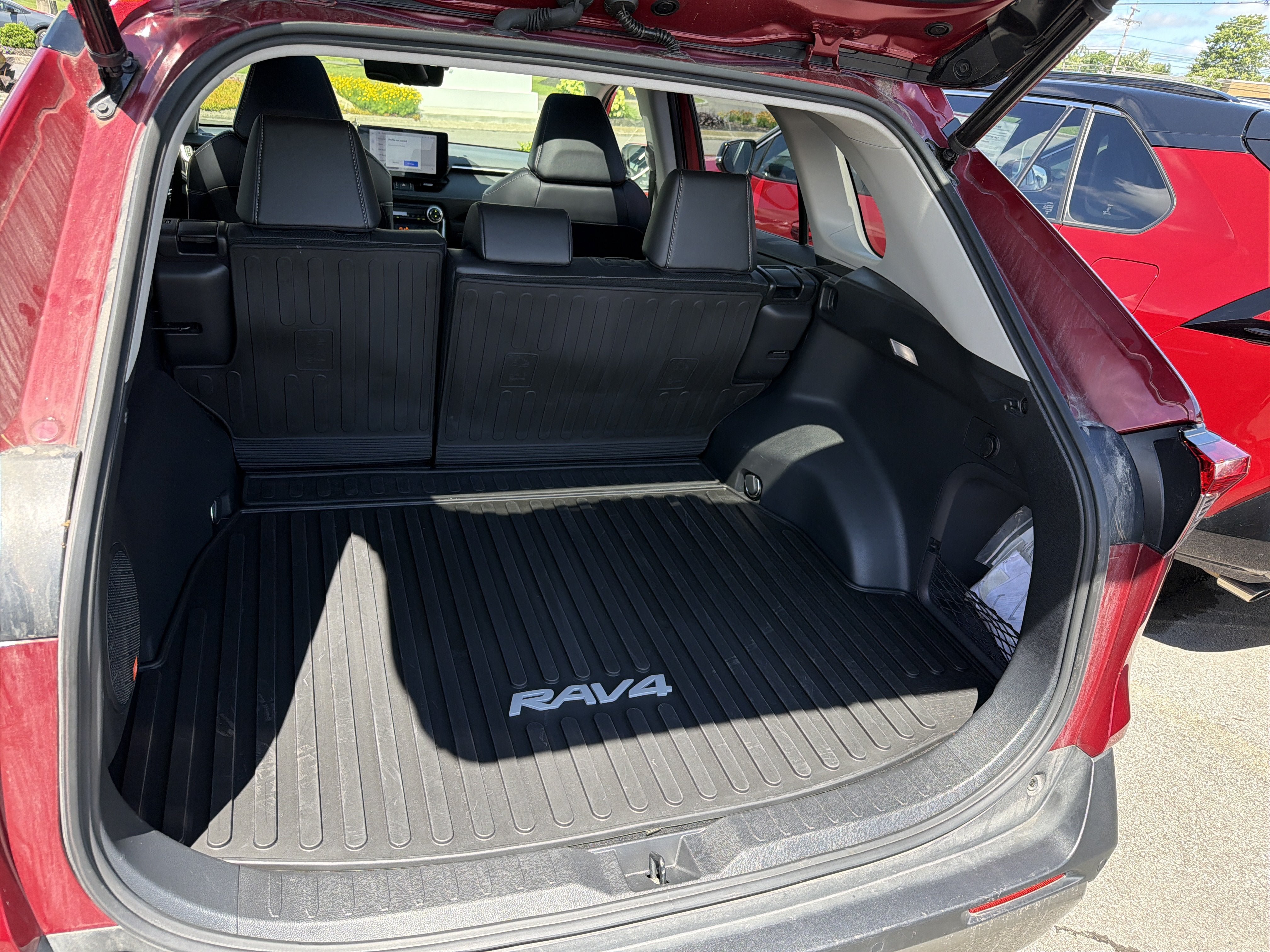 Used 2023 Toyota RAV4 Limited AWD/4WD image 28