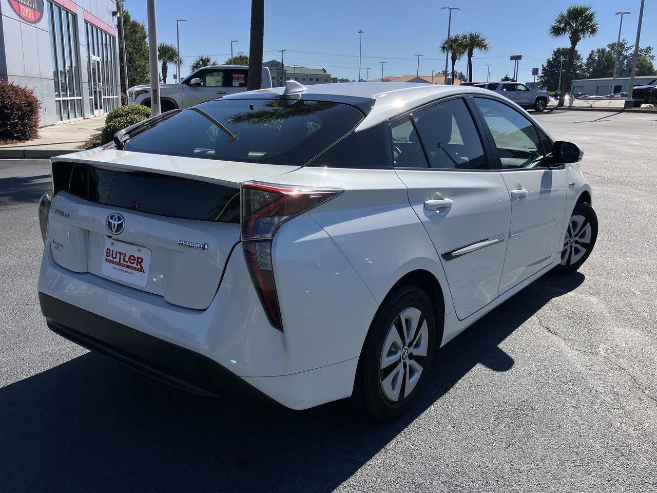 Certified 2017 Toyota Prius Four w/ Advanced Technology Package FWD image 5