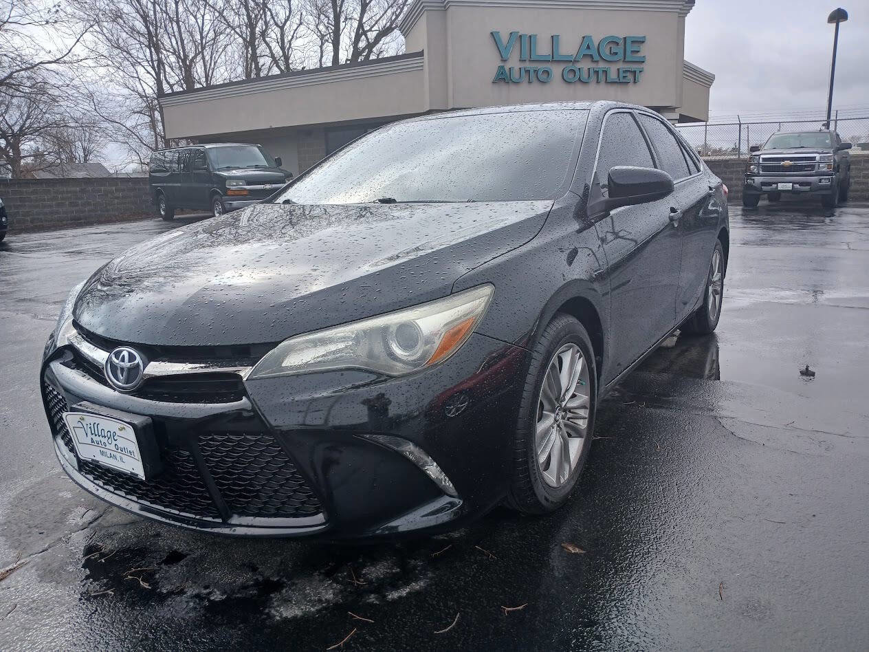 Used 2015 Toyota Camry SE FWD image 25