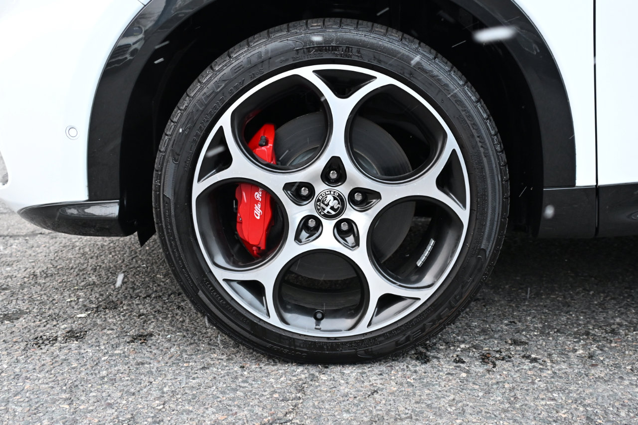 Used 2024 Alfa Romeo Tonale Veloce w/ Active Assist Package image 44