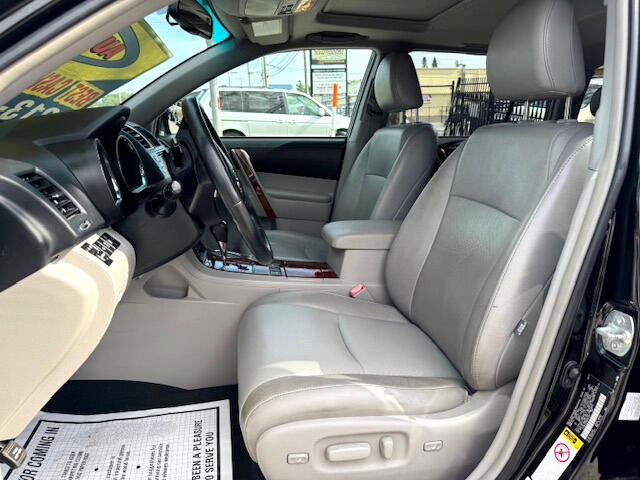 Used 2011 Toyota Highlander Limited image 10