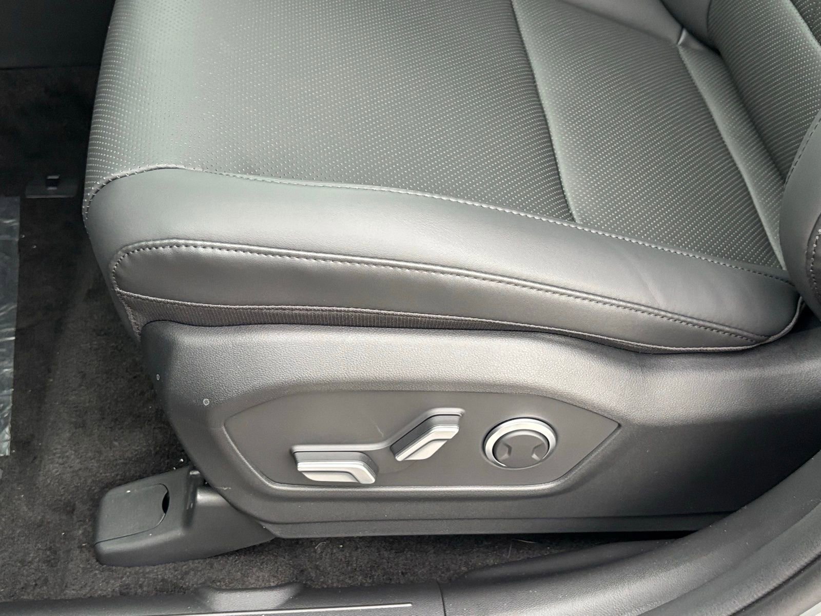 New 2026 Hyundai Santa Fe SEL FWD image 13