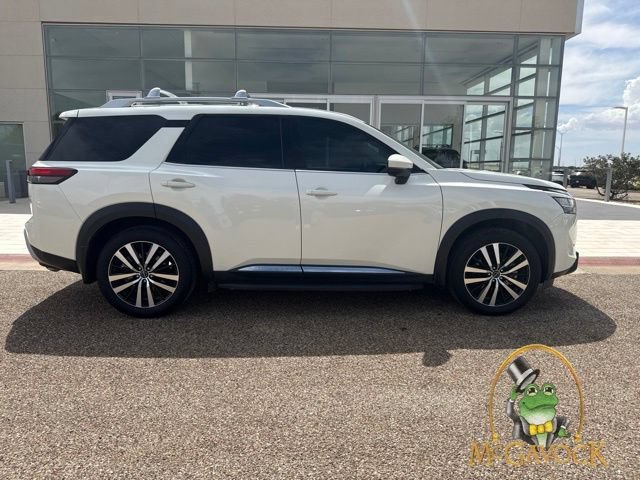 Used 2023 Nissan Pathfinder Platinum FWD image 4