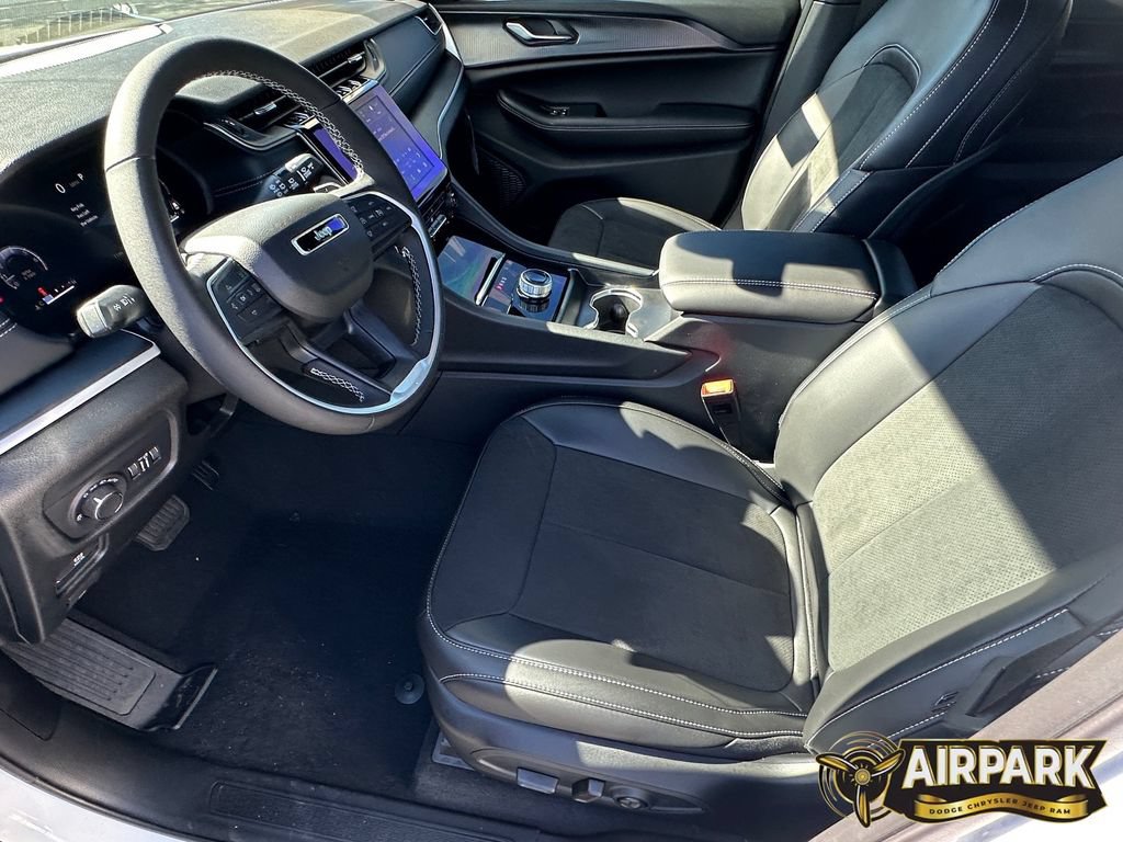 New 2025 Jeep Grand Cherokee L Altitude AWD/4WD image 15