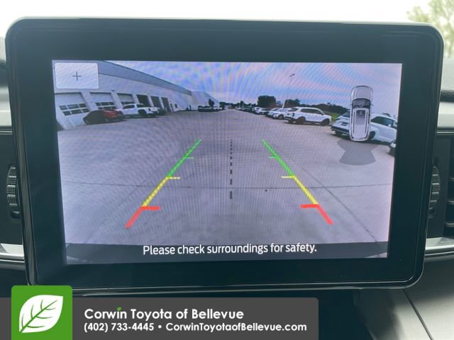 Used 2023 Ford Explorer XLT w/ Equipment Group 202A AWD/4WD image 13