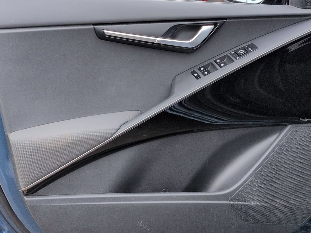 Certified 2023 Kia Niro Wind FWD image 23