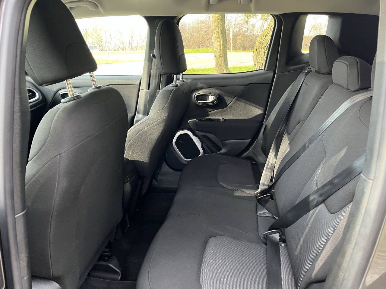 Used 2019 Jeep Renegade Sport w/ Sport Appearance Group AWD/4WD image 22
