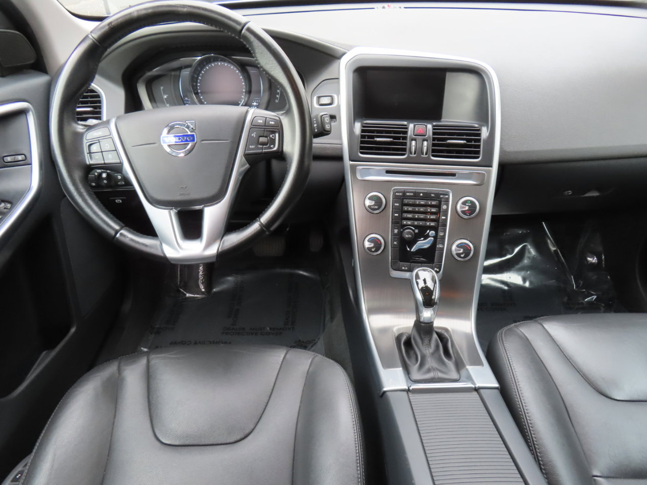 Used 2016 Volvo XC60 T6 image 14