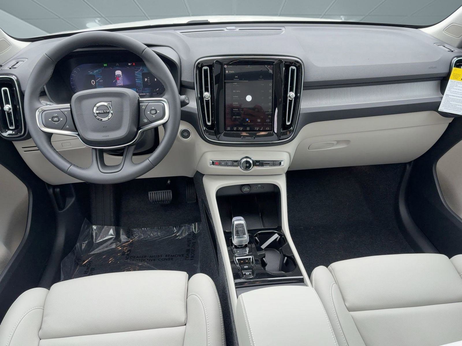 New 2026 Volvo XC40 B5 Plus w/ Climate Package image 24