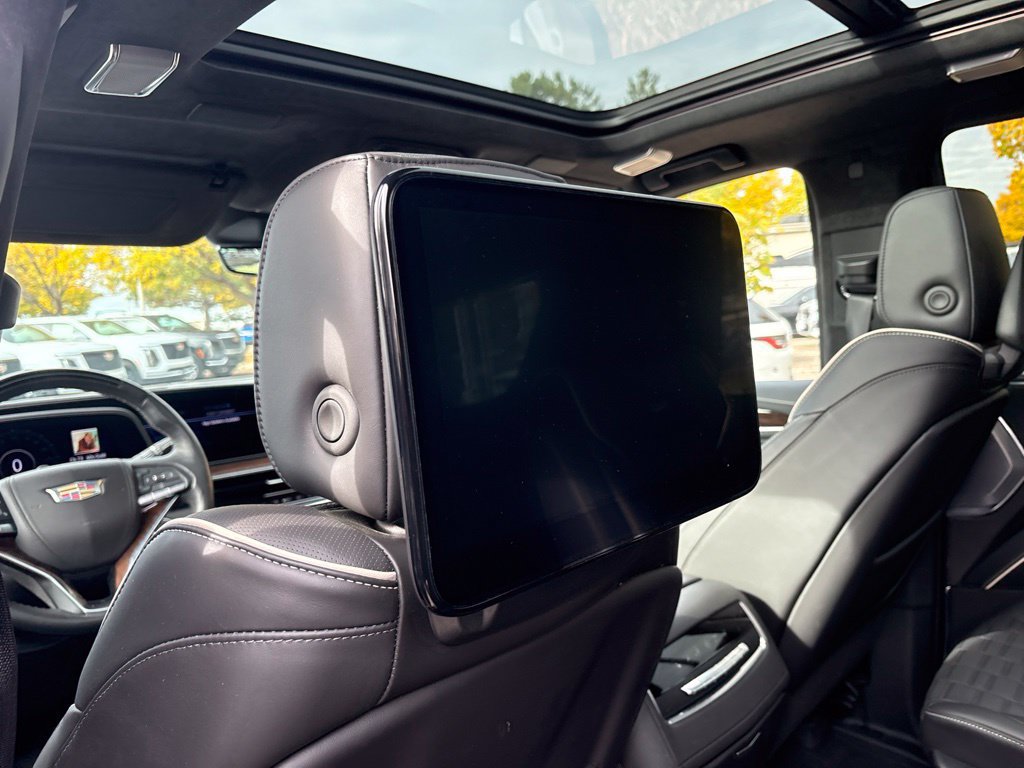 Used 2022 Cadillac Escalade Sport Platinum AWD/4WD image 18