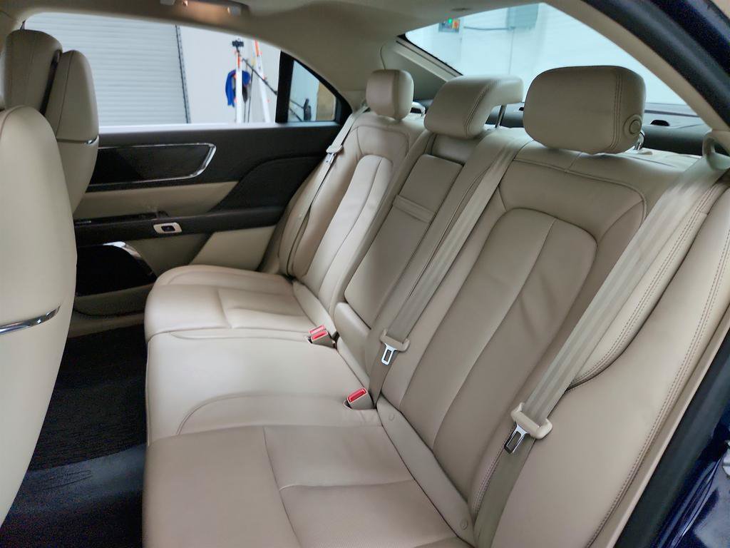 Used 2018 Lincoln Continental Reserve AWD/4WD image 22