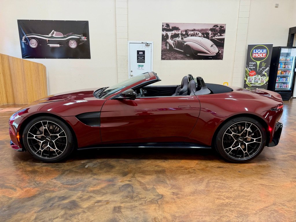 Used 2021 Aston Martin V8 Vantage Roadster image 6