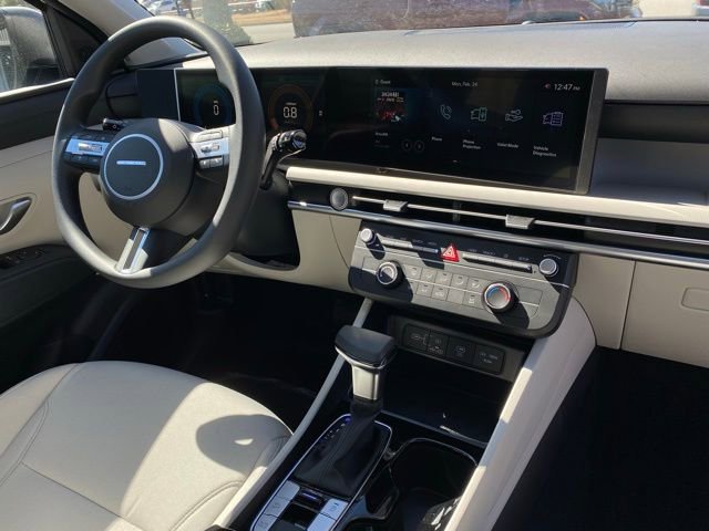 Used 2025 Hyundai Tucson SE image 33