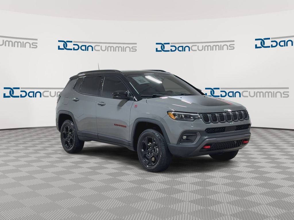 Used 2023 Jeep Compass Trailhawk w/ Trailhawk Elite Group AWD/4WD image 2