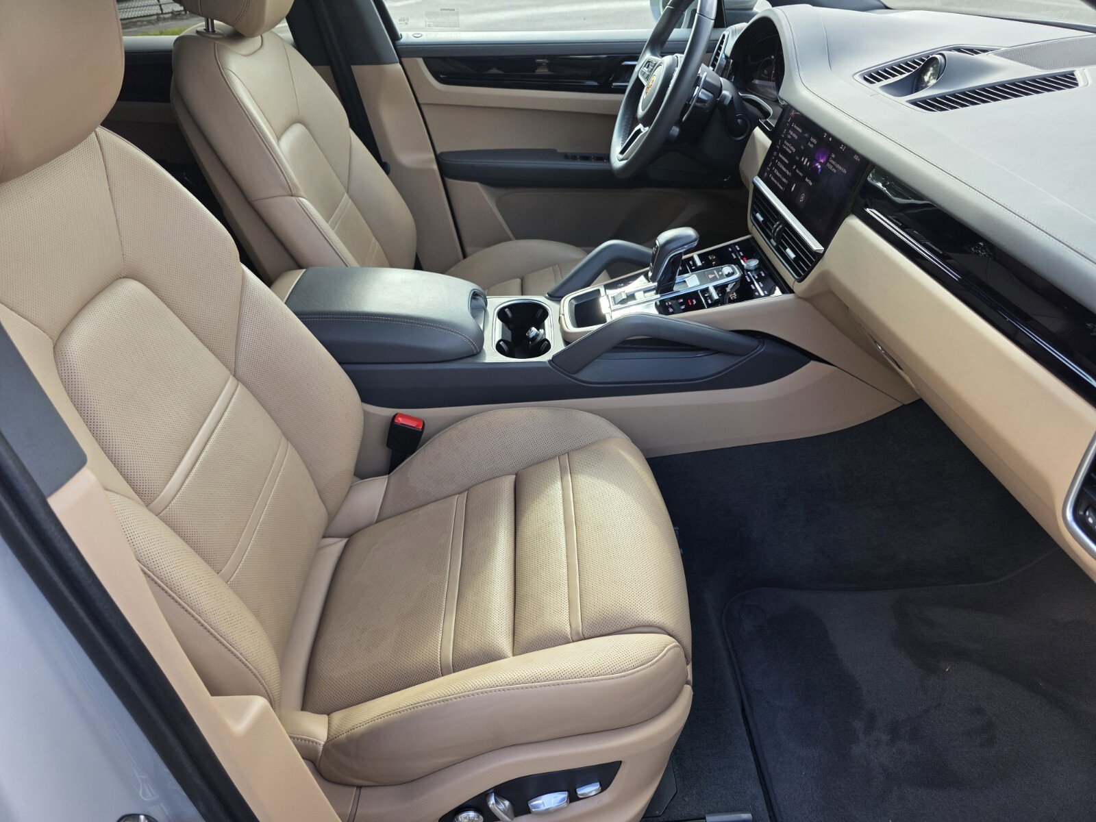 Used 2021 Porsche Cayenne S AWD/4WD image 3