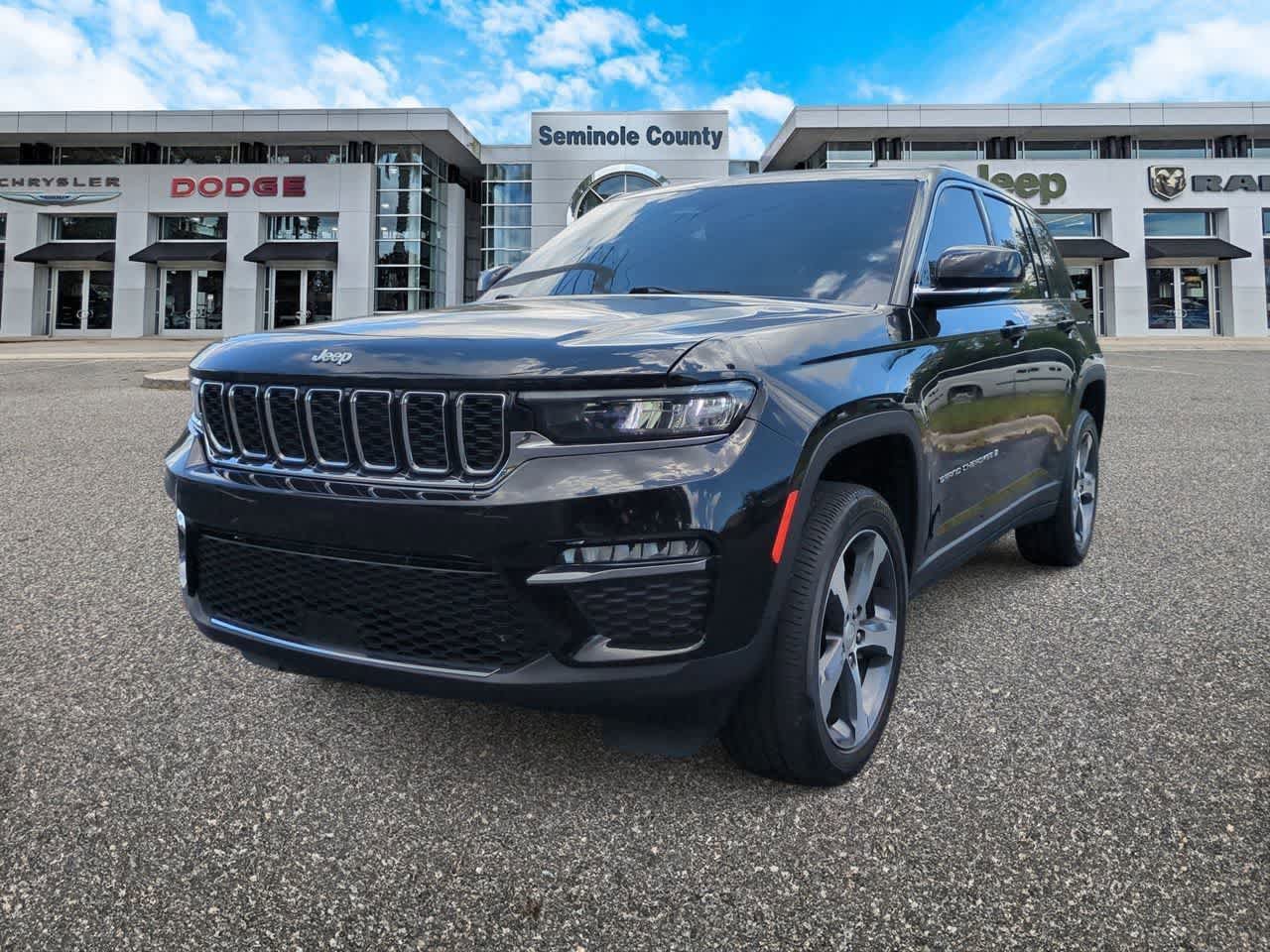 Certified 2025 Jeep Grand Cherokee Limited RWD image 4