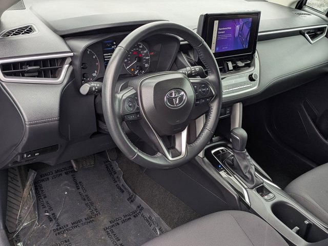 Used 2025 Toyota Corolla Cross LE image 16